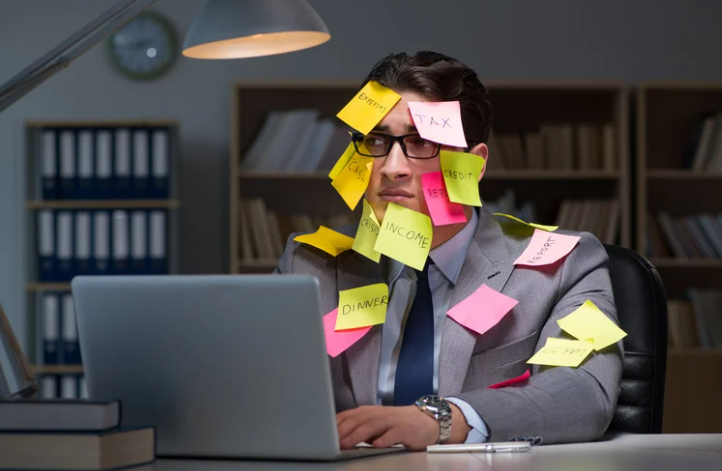 ウエルシアの薬剤師きつい理由①残業やシフト勤務が多い